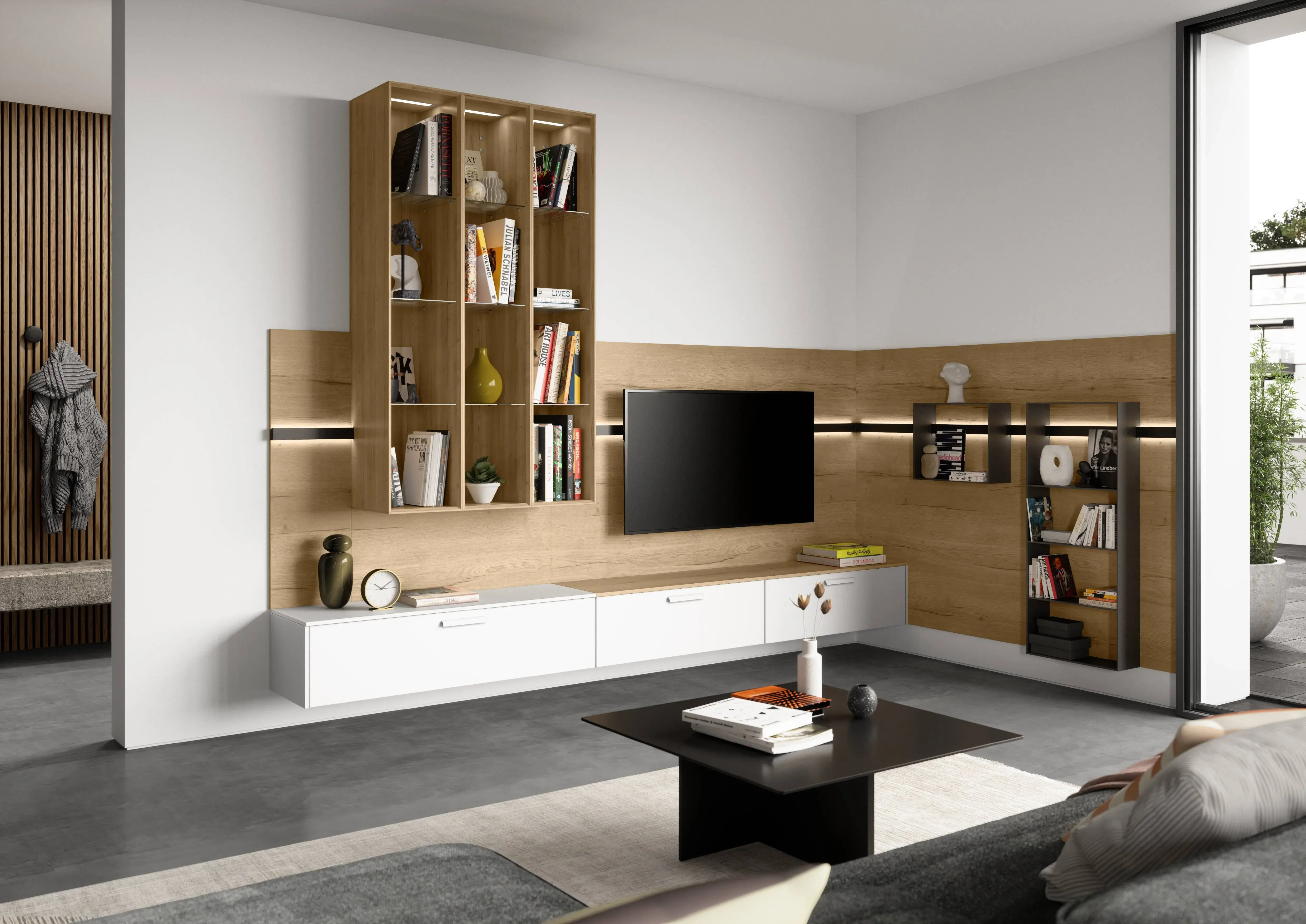 Modernes Wohnzimmer mit weißem TV-Lowboard, beleuchteten Regalen und Wandverkleidung in warmer Holzoptik
