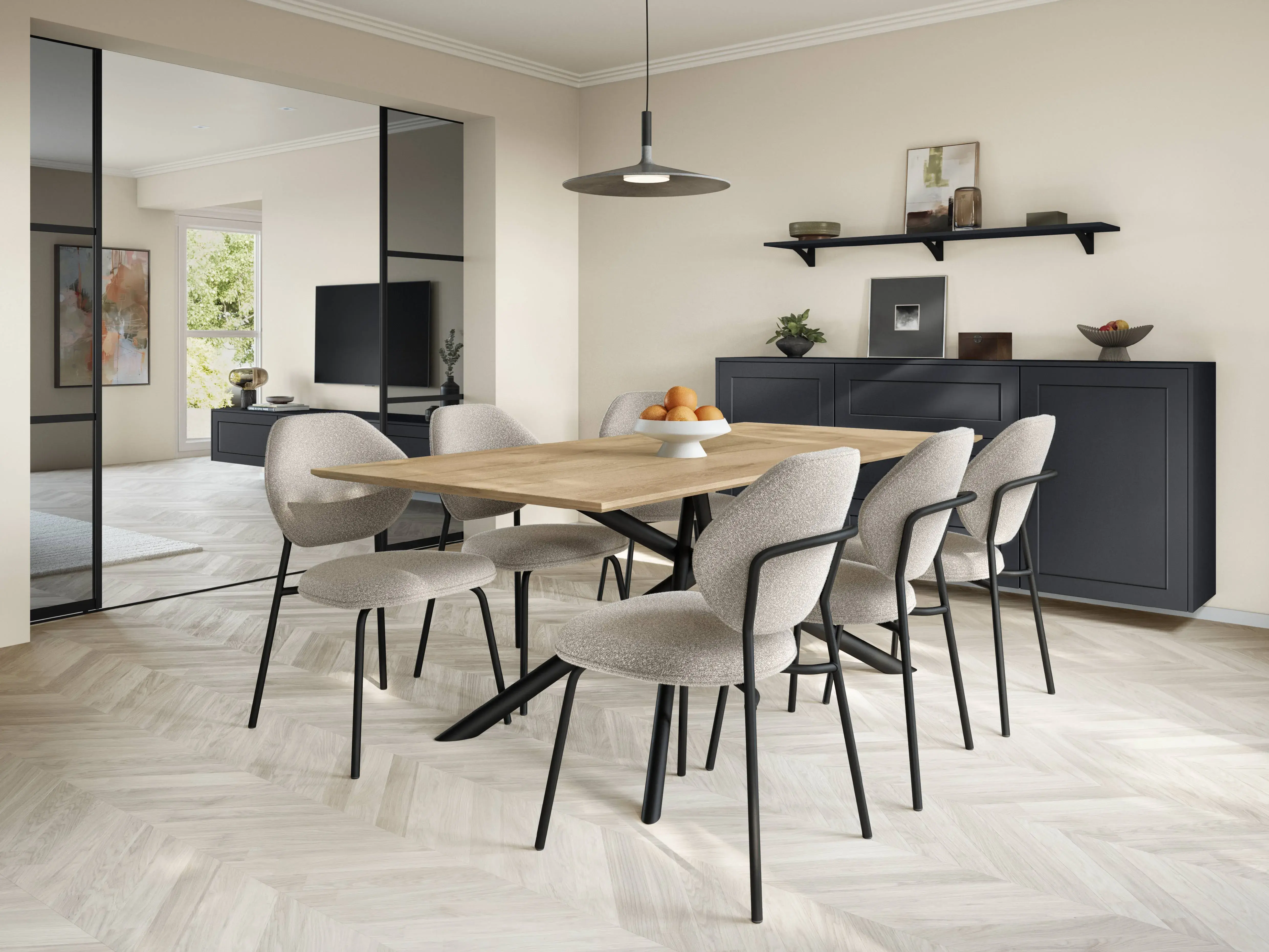 Moderner Essbereich mit großem Holztisch, gepolsterten Stühlen und dunkelblauem Sideboard im Landhausstil