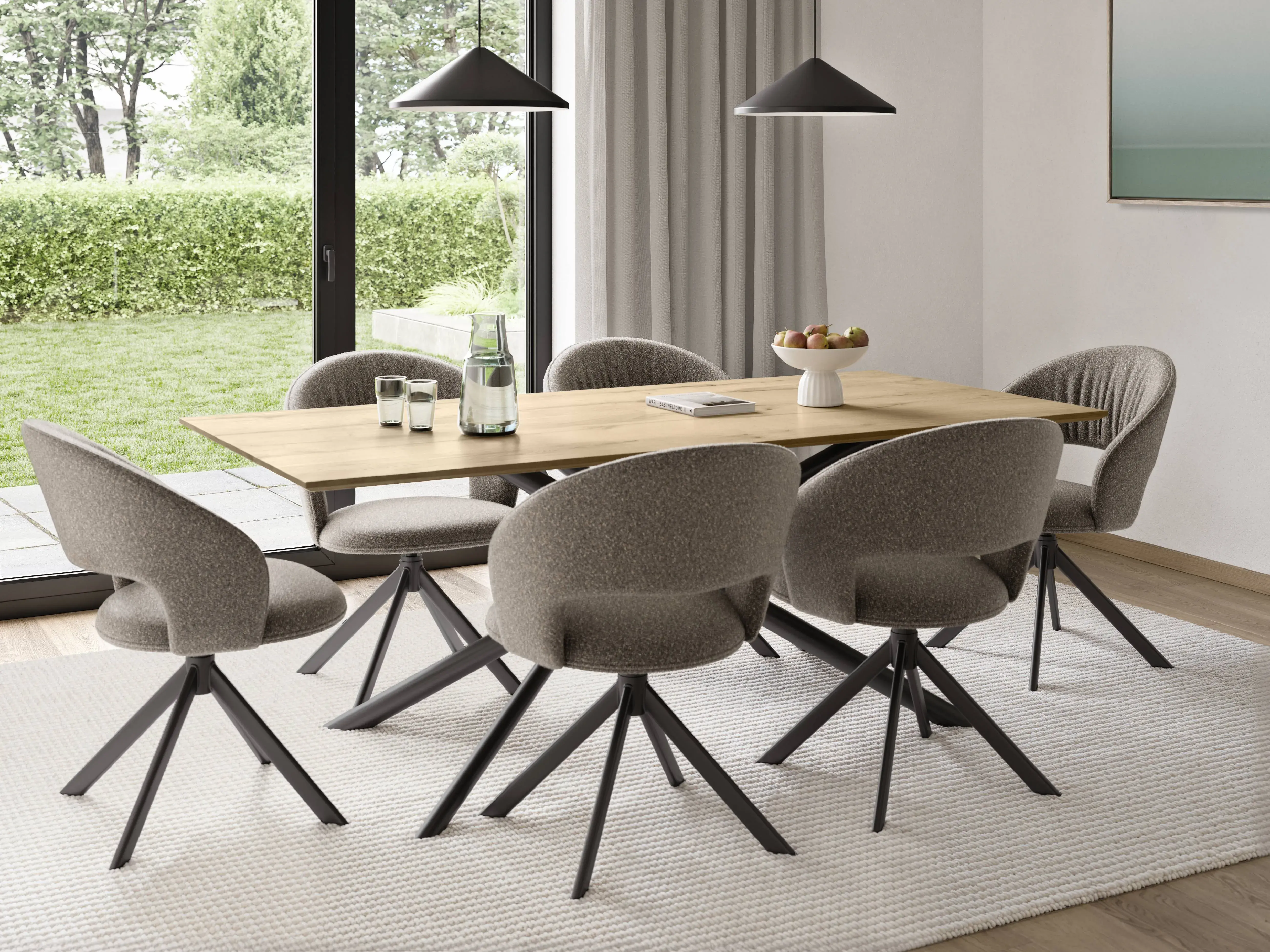 Moderner Essbereich mit großem Holztisch, sechs gepolsterten Esszimmerstühlen, schwarzen Pendelleuchten und Blick in den Garten